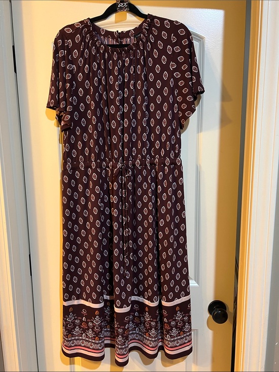 Lane Bryant Dresses & Skirts - Lane Bryant Burgundy Printed Midi Dress with Drawstring Waist H334